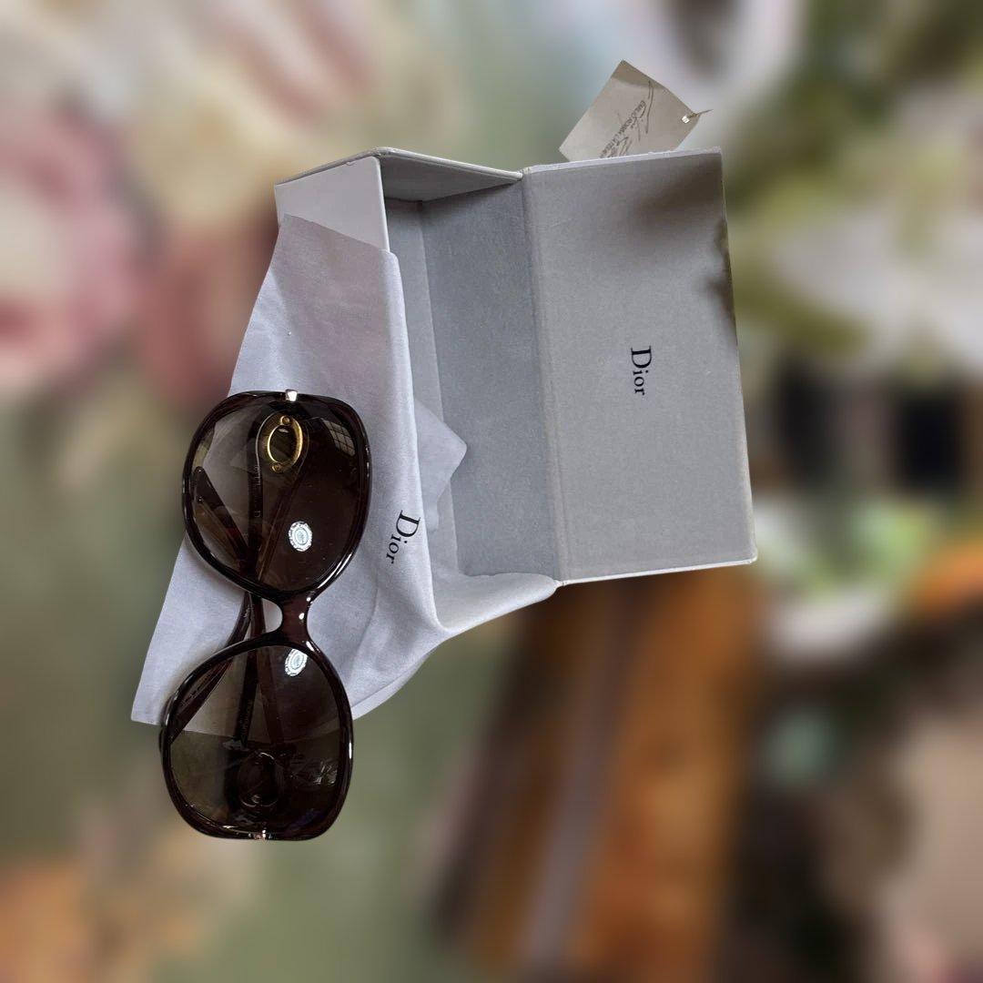８日限定☆小顔効果☆Christian Dior☆