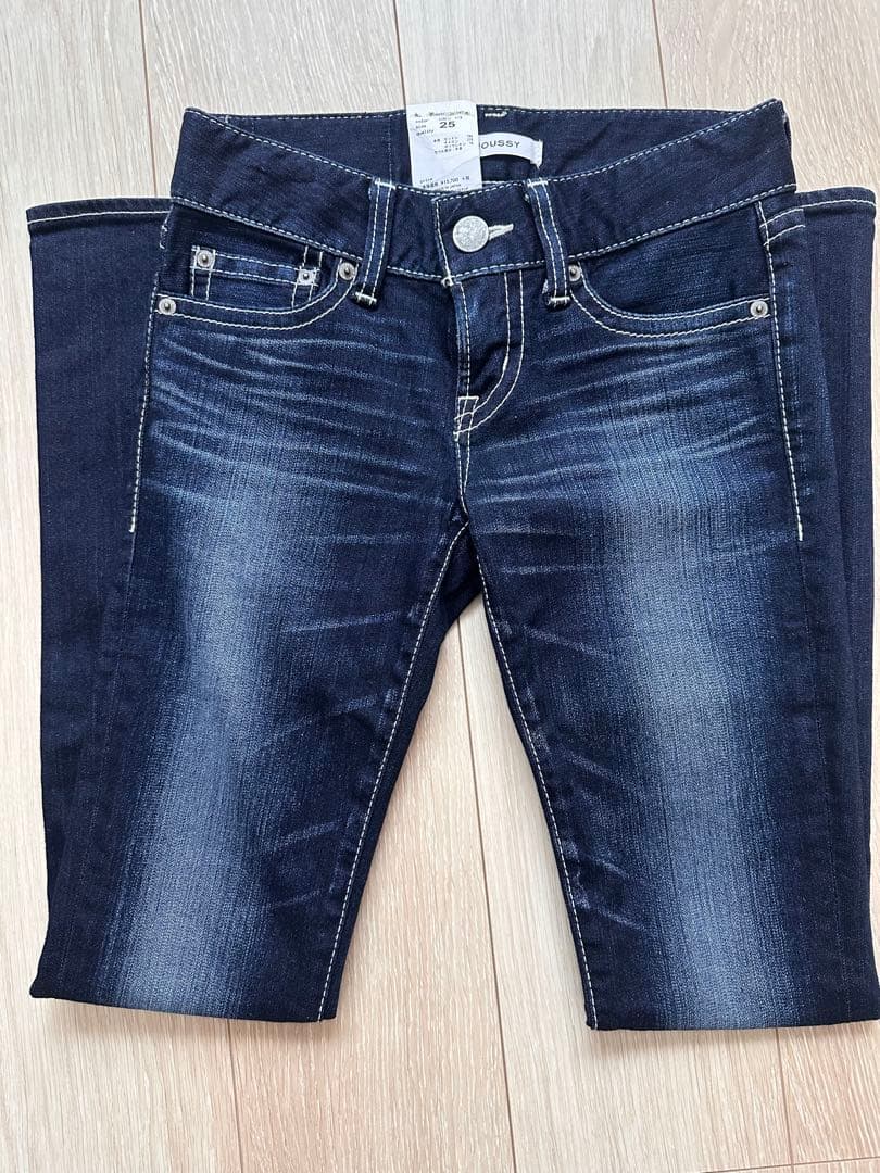 MOUSSY 新品ダークブルー スキニーデニム　25