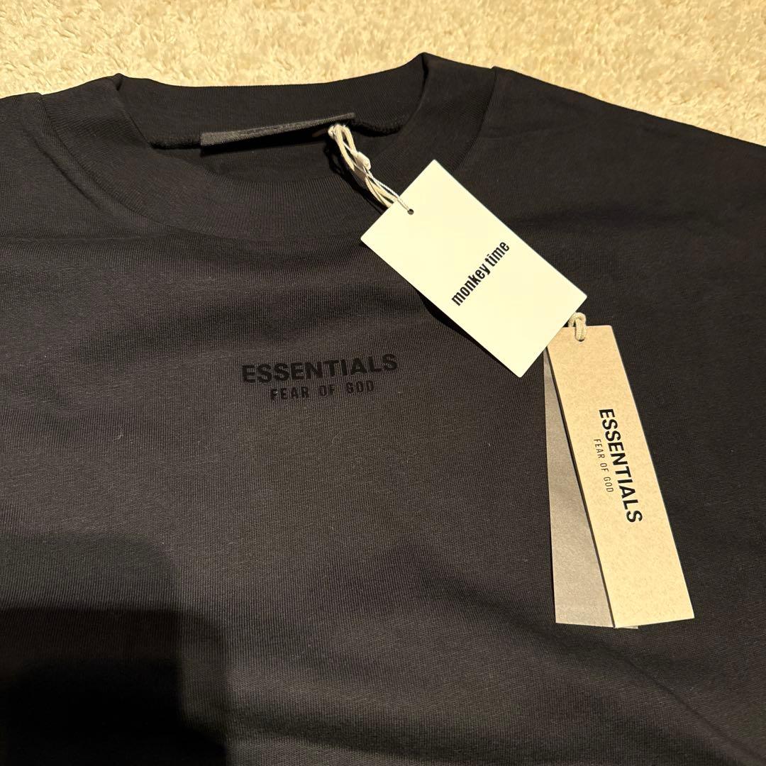 ESSENTIALS FEAR OF GOD ブラックTシャツ