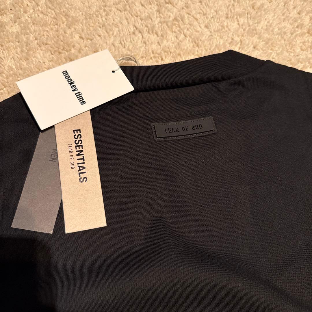 ESSENTIALS FEAR OF GOD ブラックTシャツ
