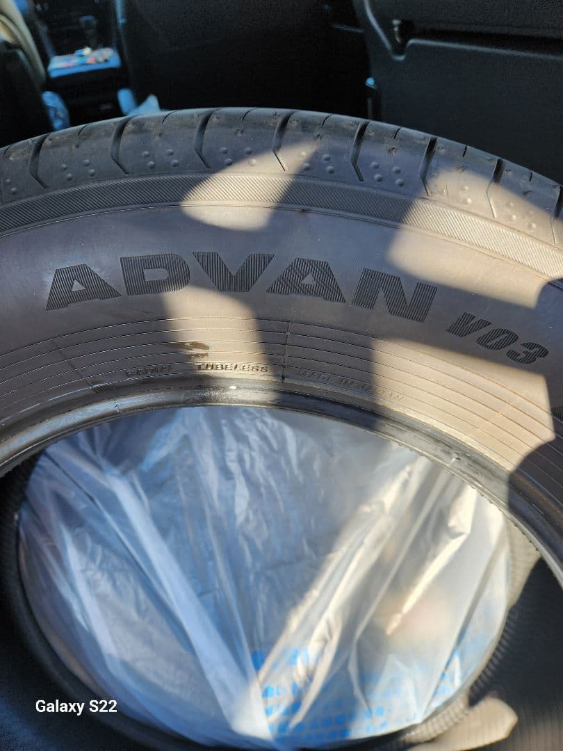 だんご、ヨコハマ225/65R/17タイヤ4本　（１）