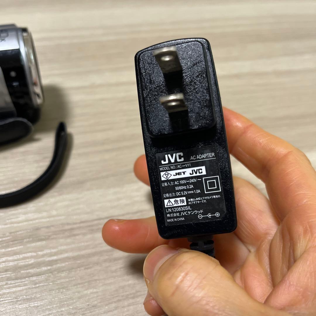 美品JVC Everio HD　40倍ズーム GZ-HM450-S SDカード付