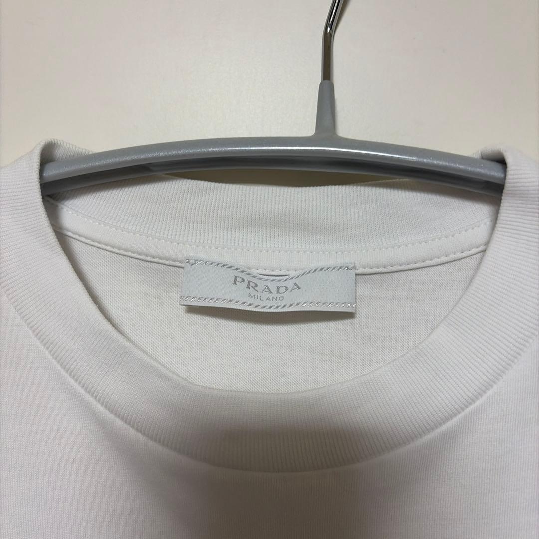 PRADA ロゴ刺繍 ホワイトTシャツ