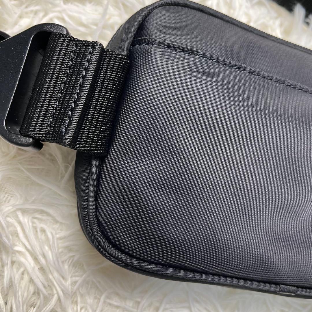 【美品】Tory Burch ボディバッグ ナイロン シルバーロゴ ブラック
