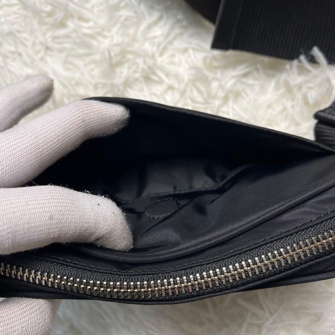 【美品】Tory Burch ボディバッグ ナイロン シルバーロゴ ブラック