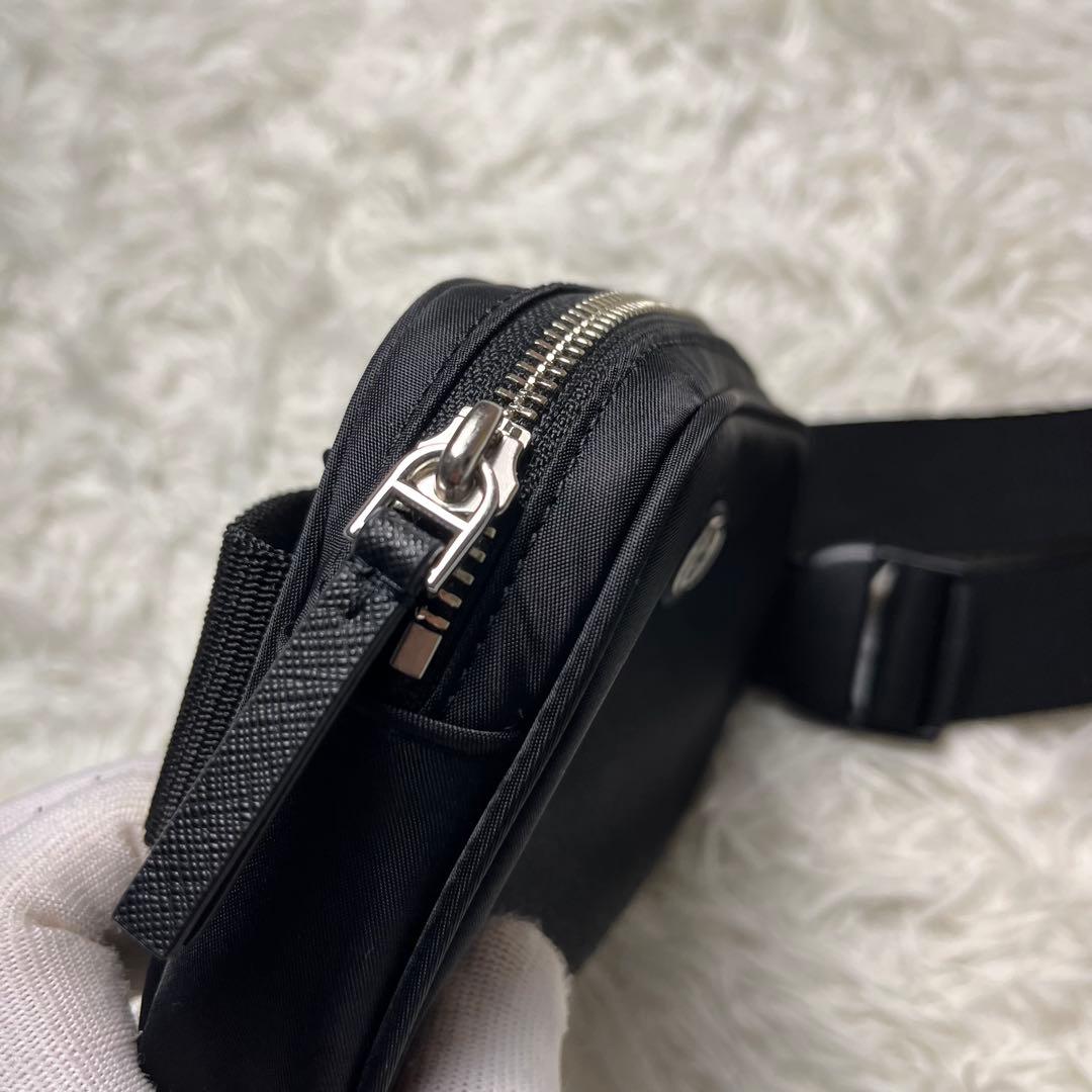 【美品】Tory Burch ボディバッグ ナイロン シルバーロゴ ブラック