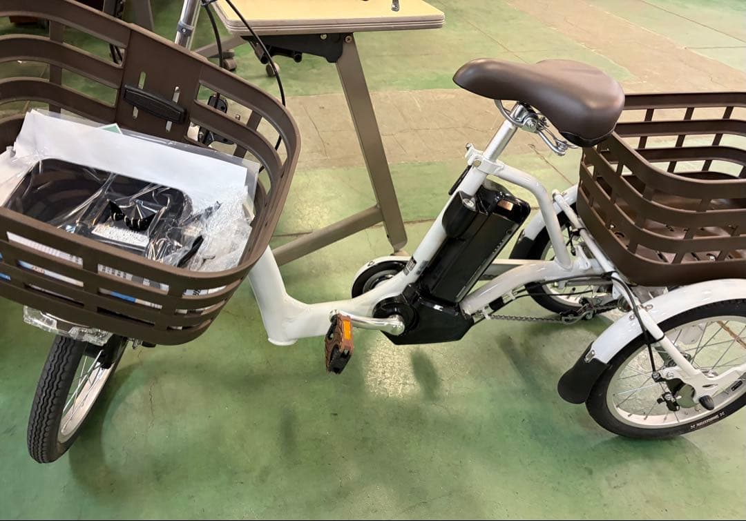 ほぼ新品　電動自転車三輪車ブリヂストンラクットワゴン
