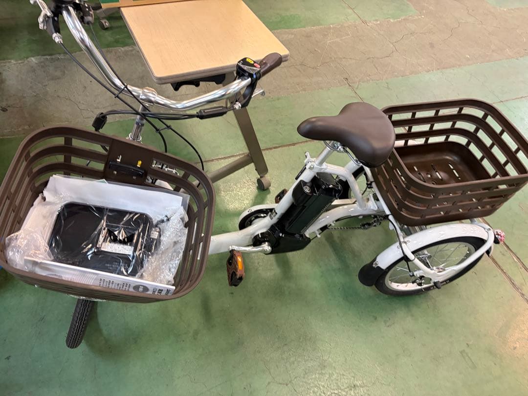 ほぼ新品　電動自転車三輪車ブリヂストンラクットワゴン