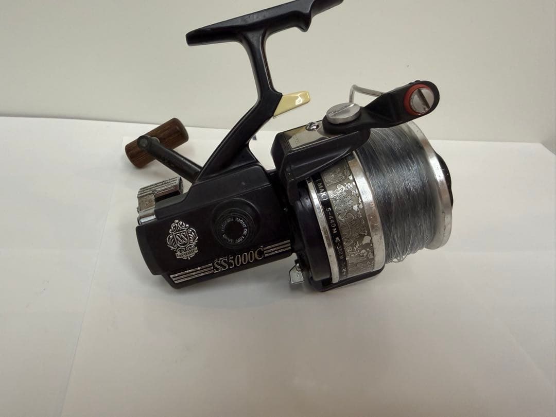 【希少・名機】ダイワSS5000C ビンテージ スピニングリール ウッドハンドル