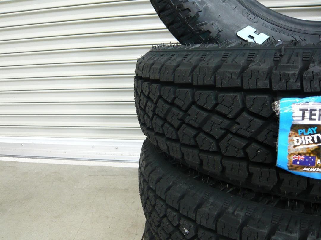 送料込☆モンスタテレーングリッパーA/T☆175/80R16☆ホワイトレター☆