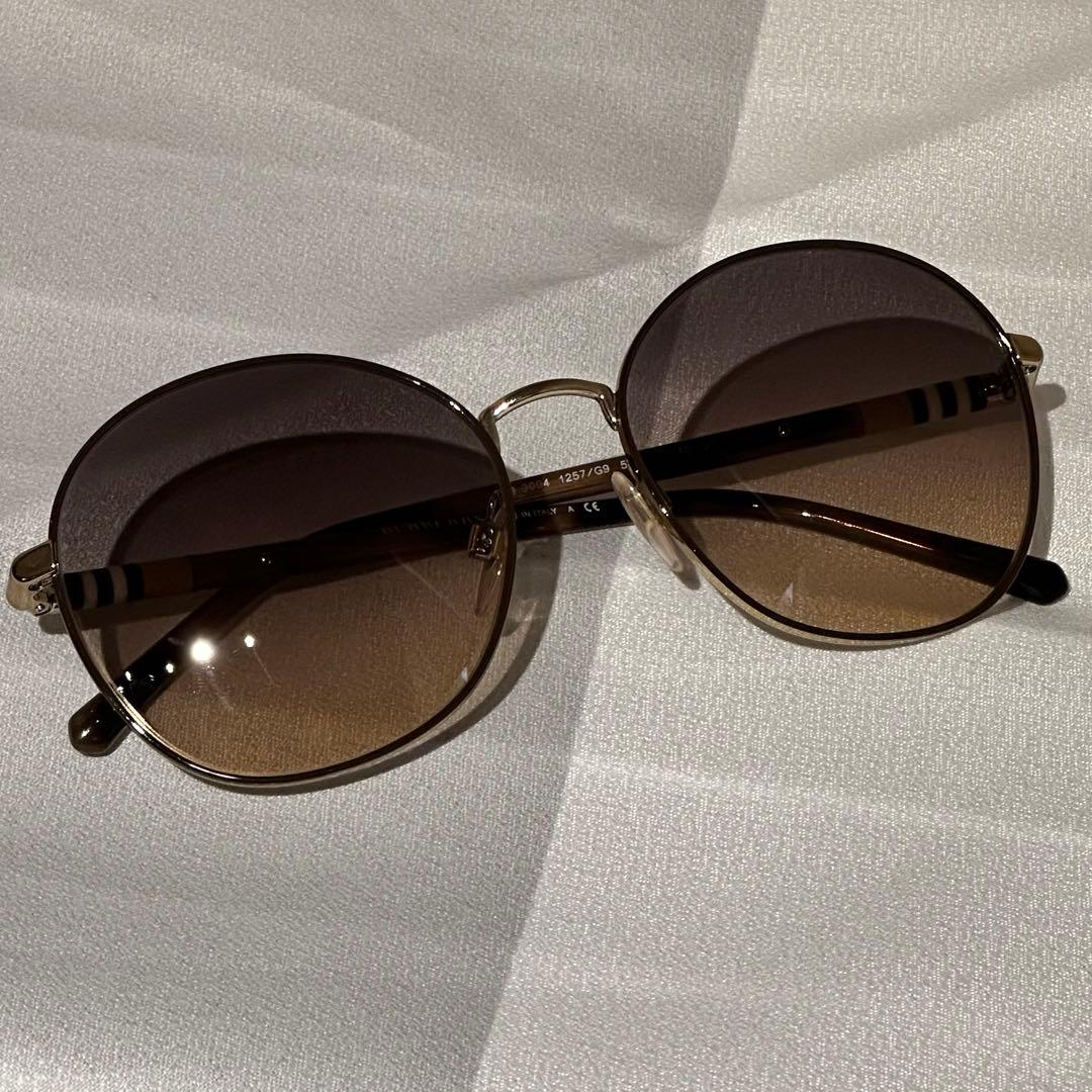 Burberry サングラスBE3094 1257G9 56 メンズ　レディース