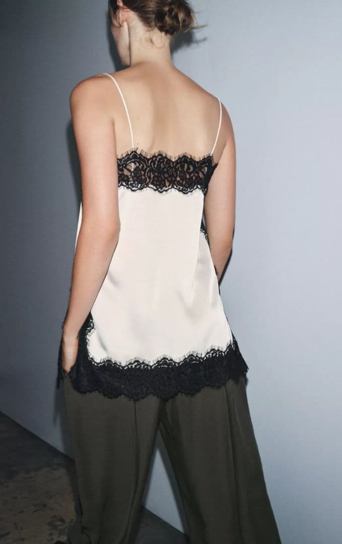 新品タグ付き♥ZARA♥レースキャミソール♥大きいサイズ