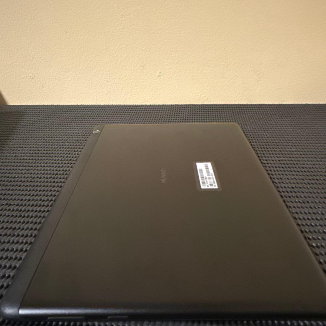 J60 美品　HUAWEI MediaPad T5 (AGS2-W09) 本体
