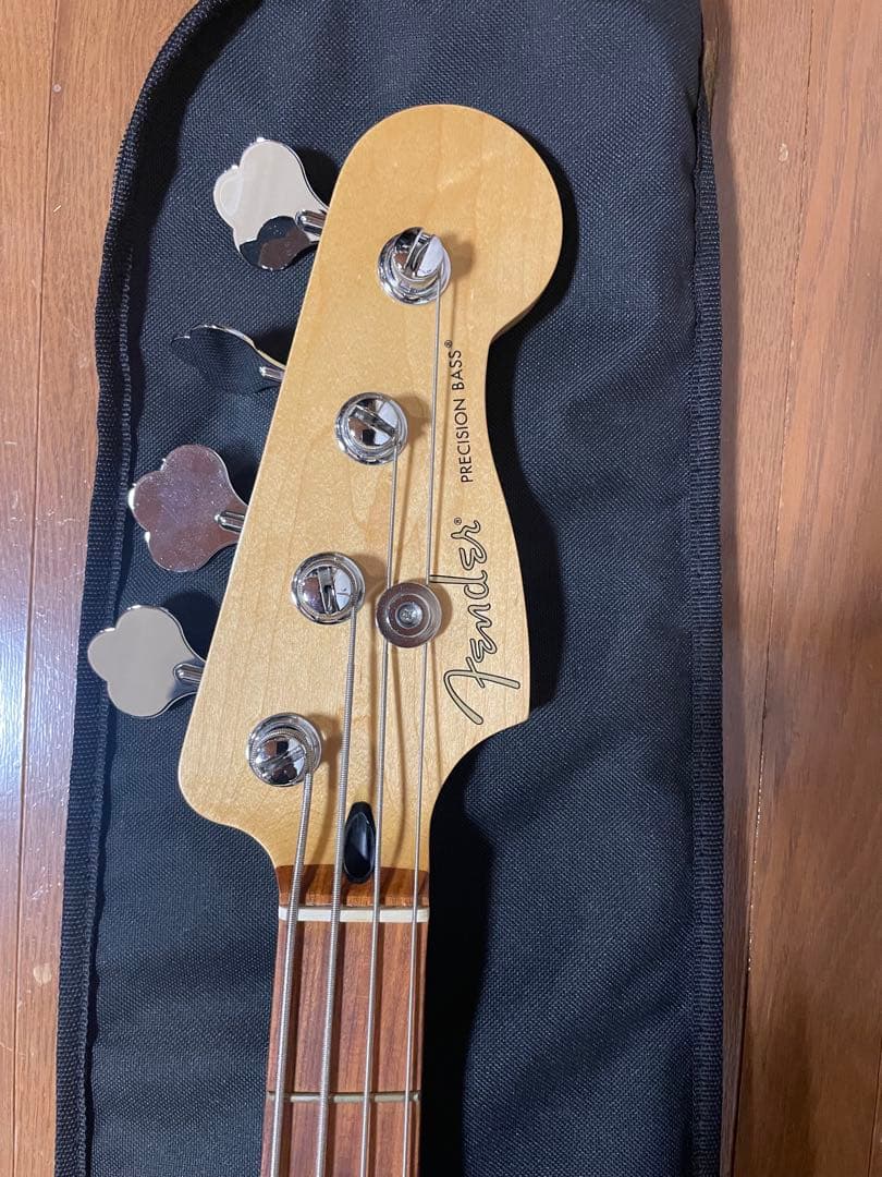 フェンダー　プレシジョンベース　fender precision bass