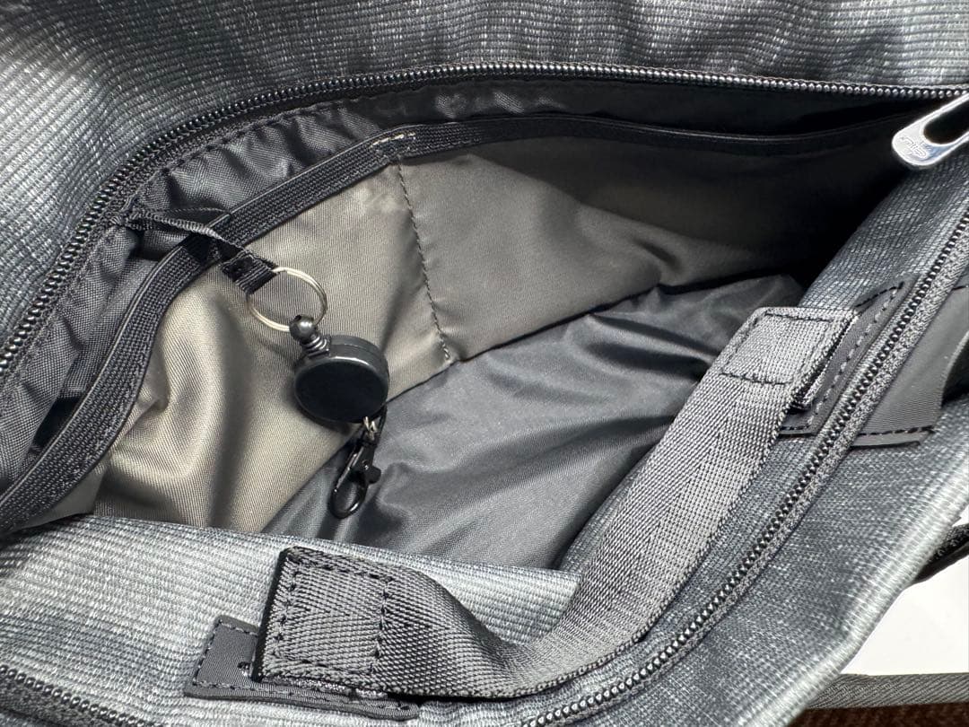新品✨NIID CACHE LITE グレー　スリングバッグ