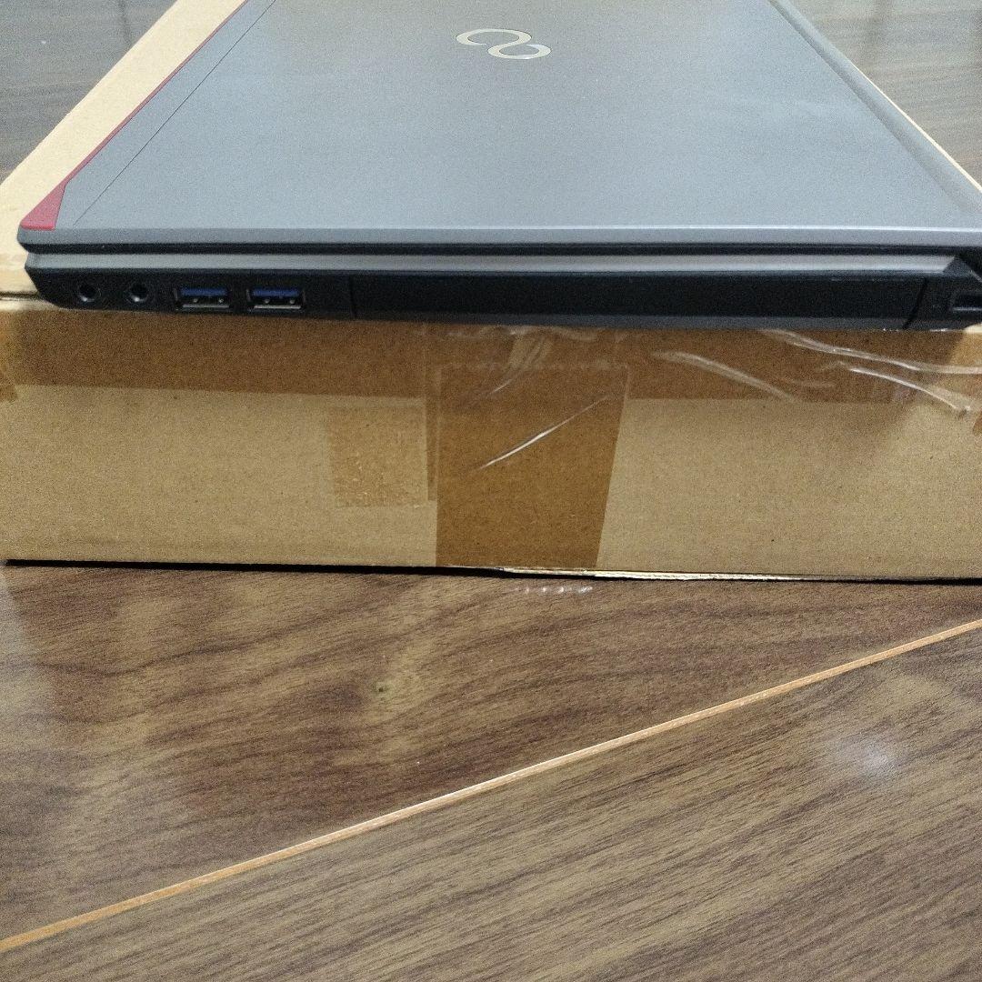 Fujitsu FUTRO ME734 ノートPC