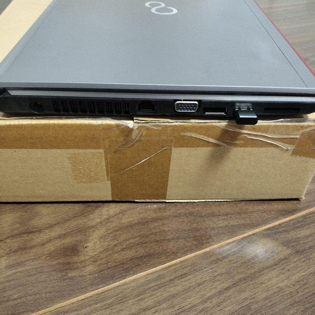 Fujitsu FUTRO ME734 ノートPC