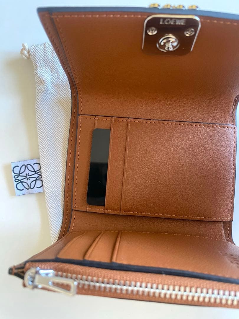 LOEWE ロエベ 三つ折り財布 新品
