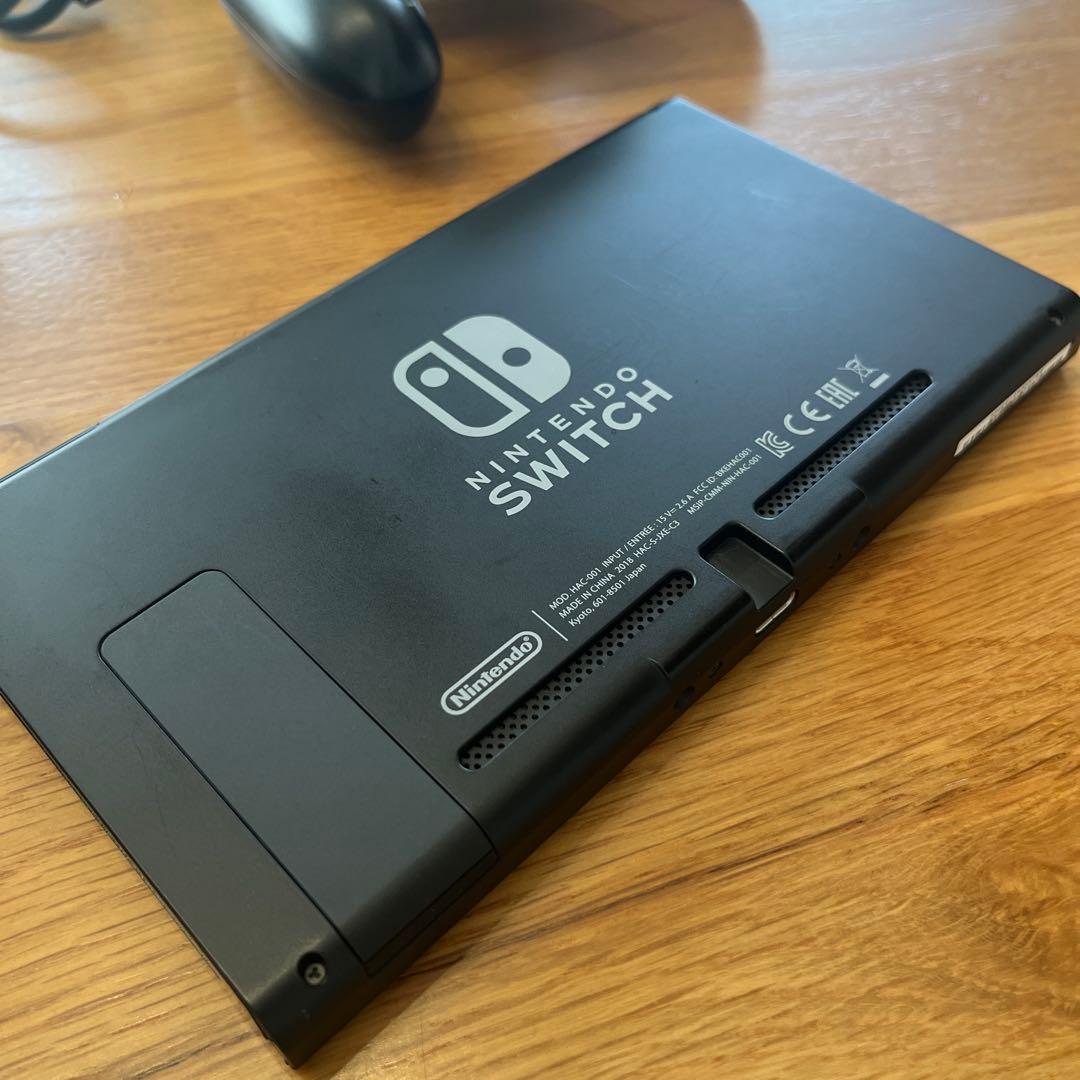 【初期化済】Nintendo Switch 本体 一部付属品付 ジョイコンなし