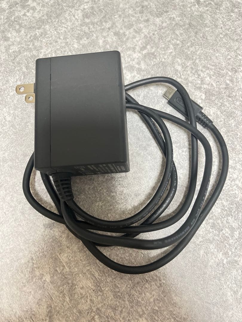 【完品】Nintendo Switch 本体+SDカード(64GB)+軽量ケース