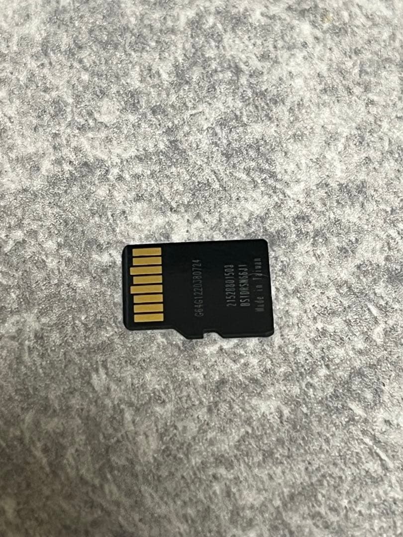 【完品】Nintendo Switch 本体+SDカード(64GB)+軽量ケース