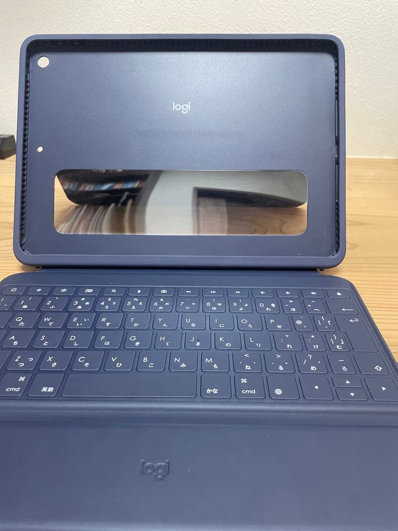 iPad第8世代 32GB バッテリー97% ロジクールキーボード付