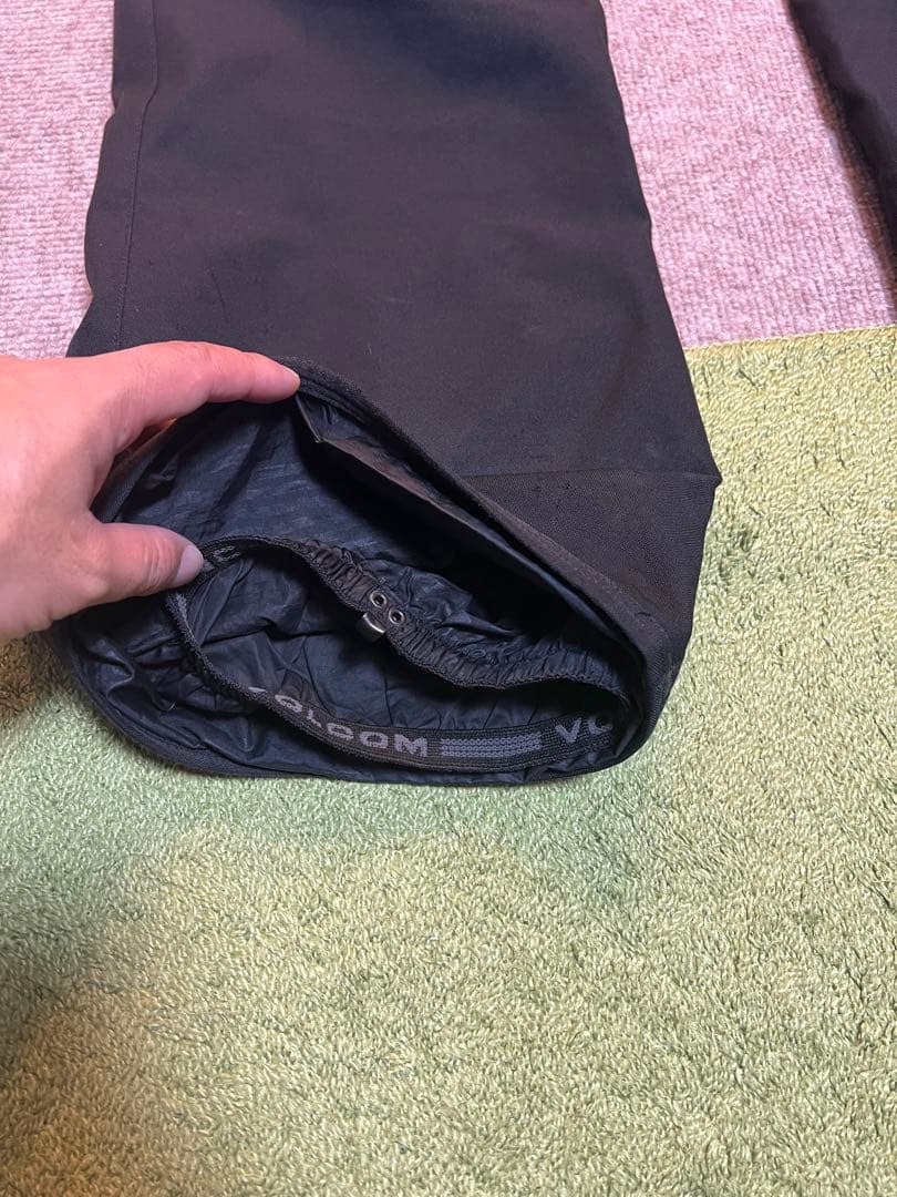 VOLCOMボルコム　スノーボードウェア 上下セット