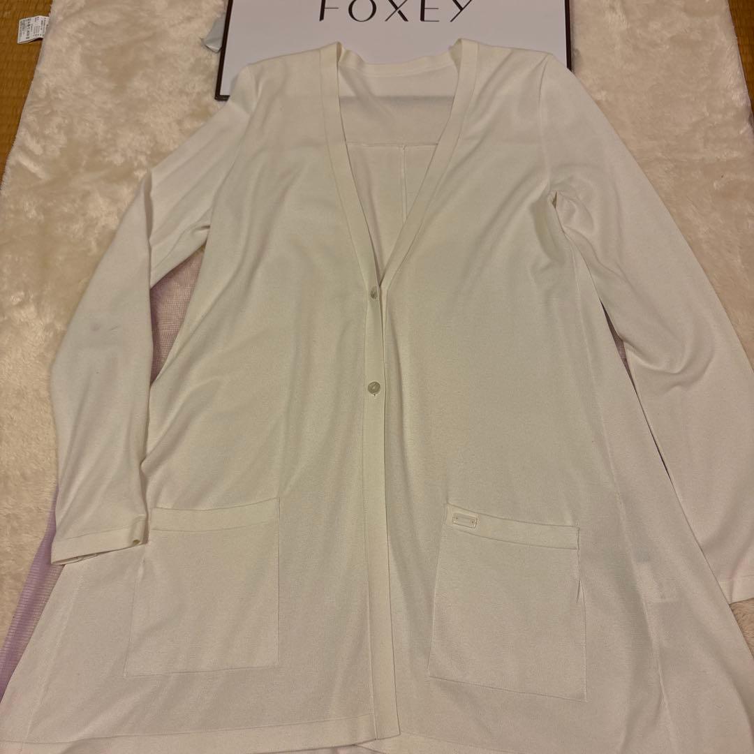 フォクシー　カーディガン　白　サイズ（40）M 売り切り品