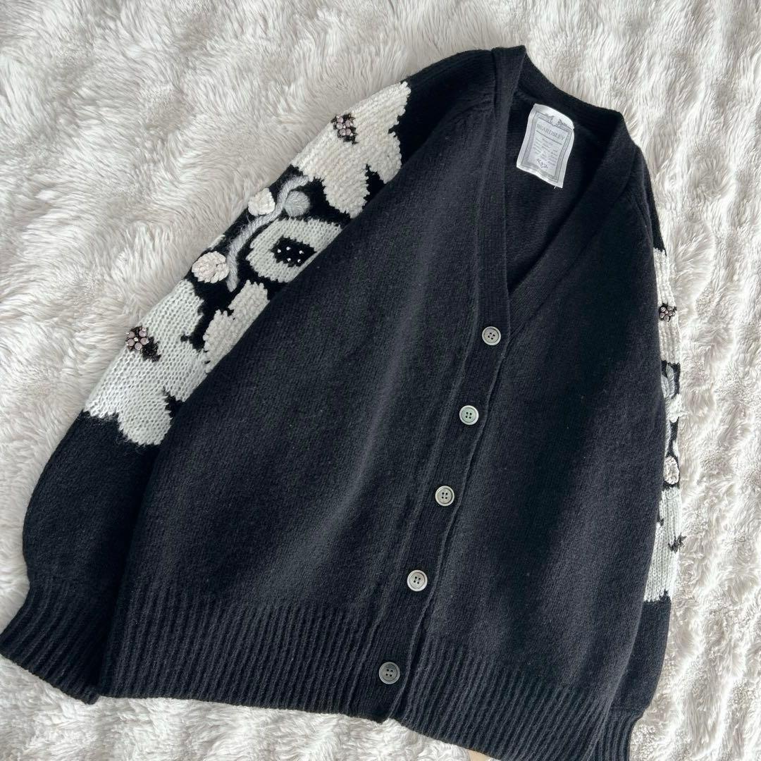 新品✨ ビアズリー★袖ジャガードカーディガン　花柄　ビーズ　黒