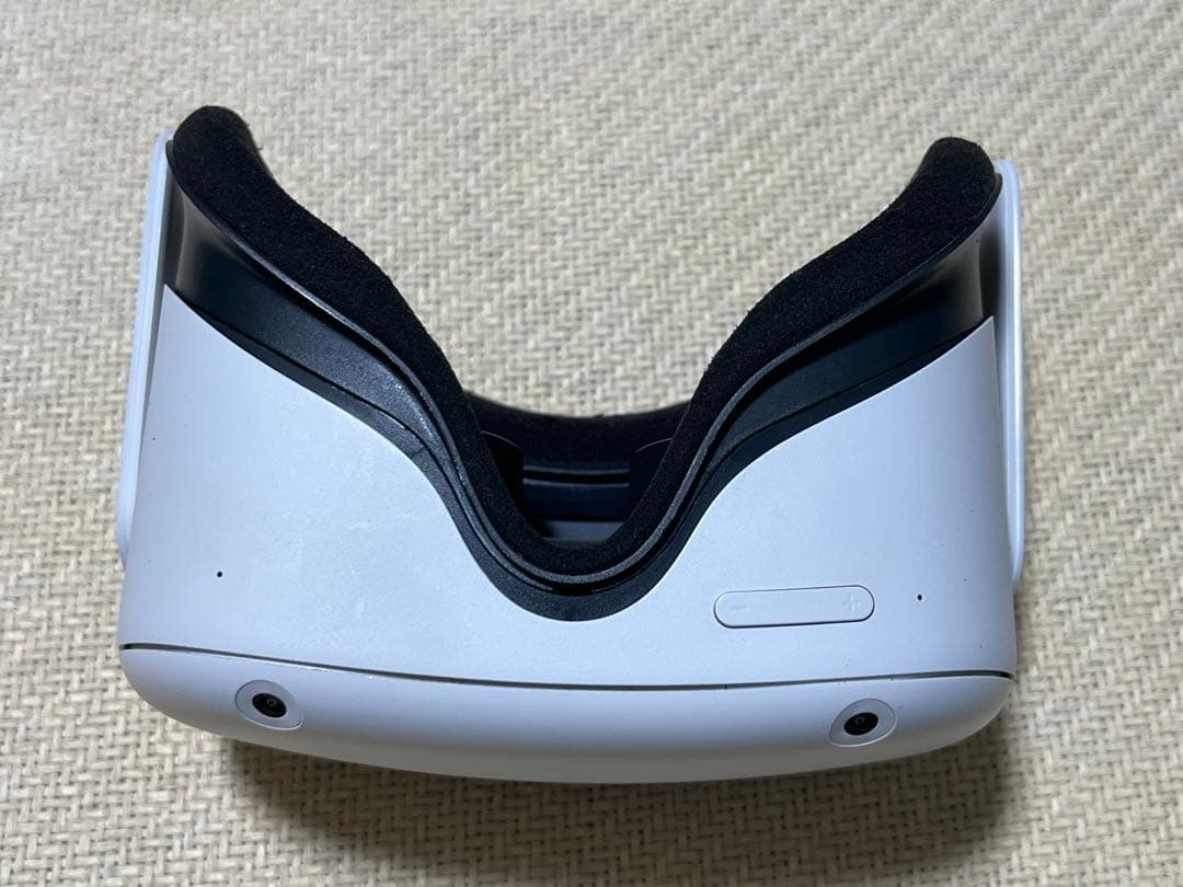 美品  /  Quest2 64GB + ヘッドストラップ