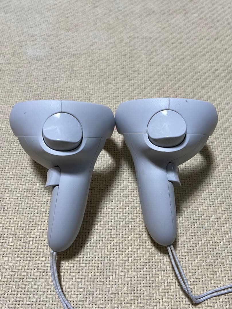 美品  /  Quest2 64GB + ヘッドストラップ