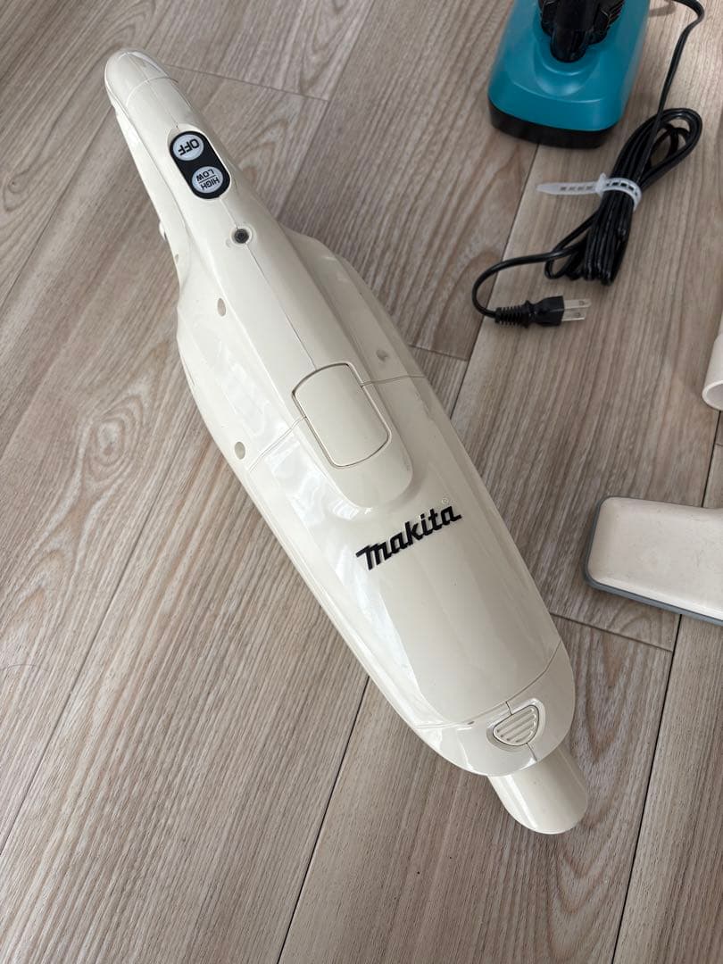 Makita CL102D 充電式クリーナー 本体