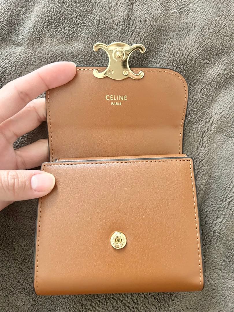 レディース　三つ折り財布