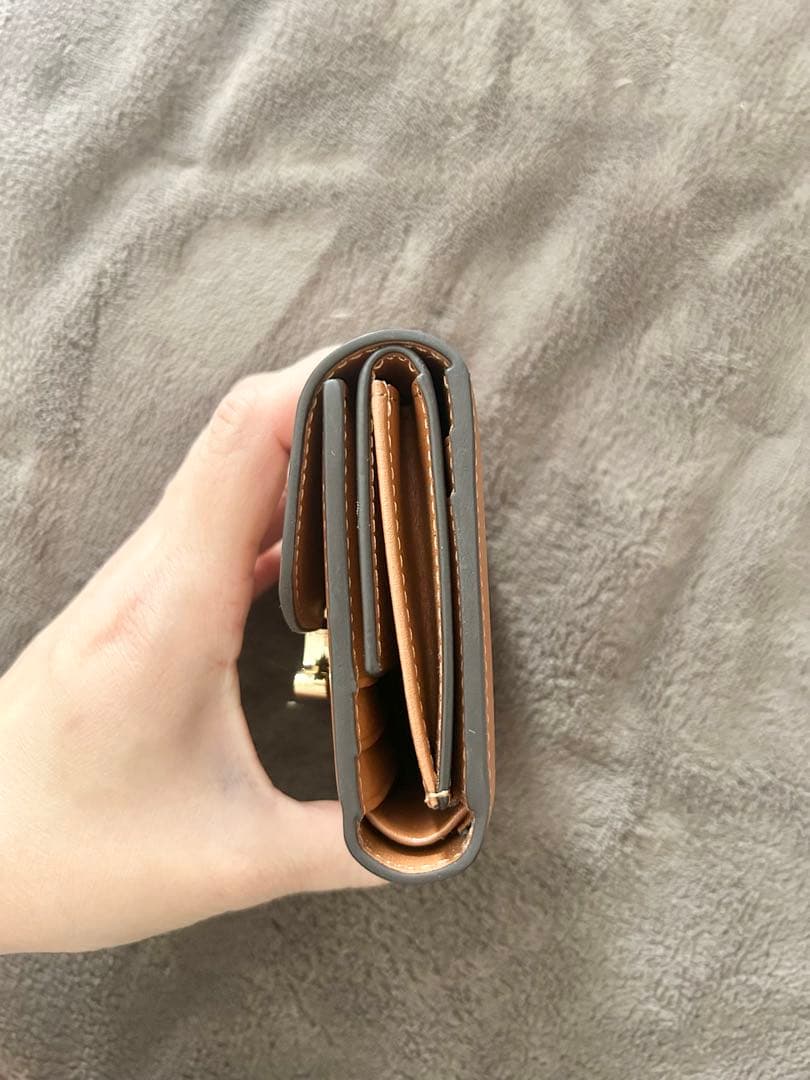 レディース　三つ折り財布