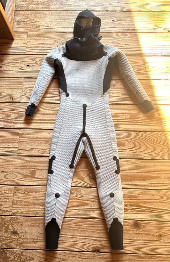 Patagonia R4フルスーツ サイズ４ ウェットスーツ　レディース