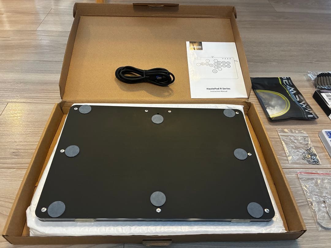 COSMOX HAUTEPAD R16 黒 & WIND ENGINE おまけ有