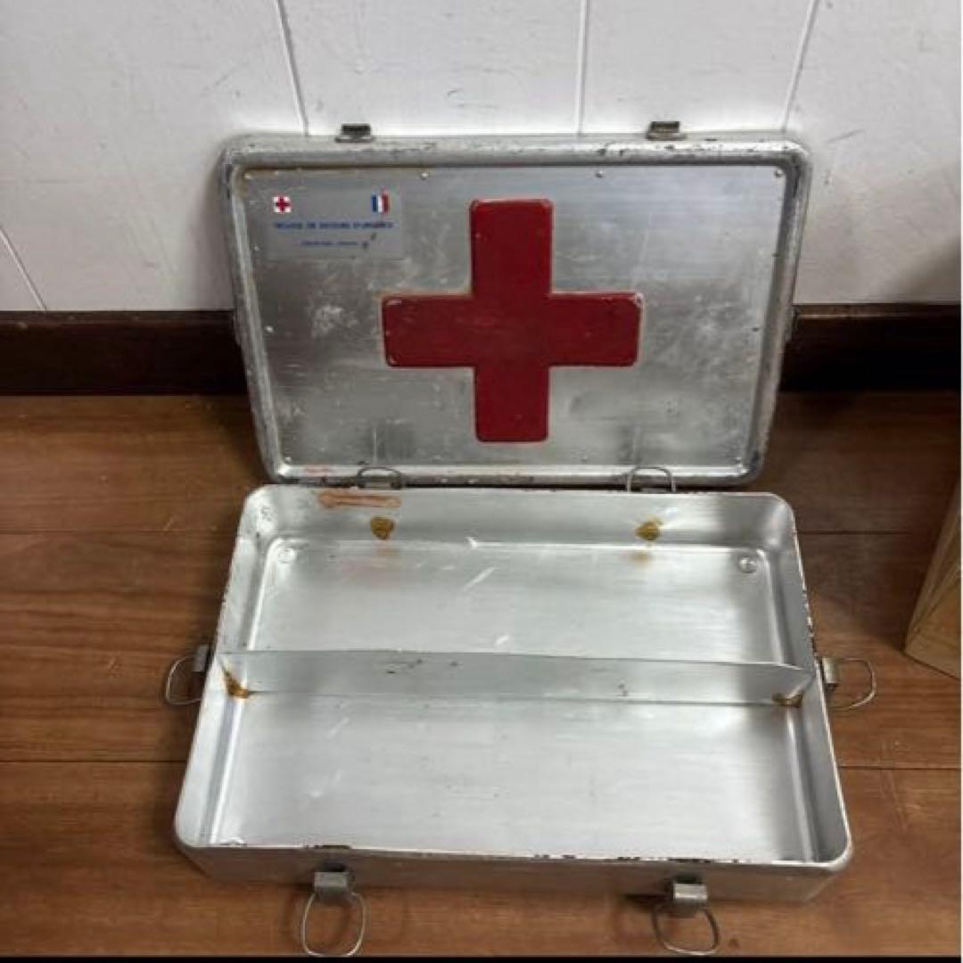 フランス軍　実物　FIRST AID KIT CASE メディカルケース　アルミ
