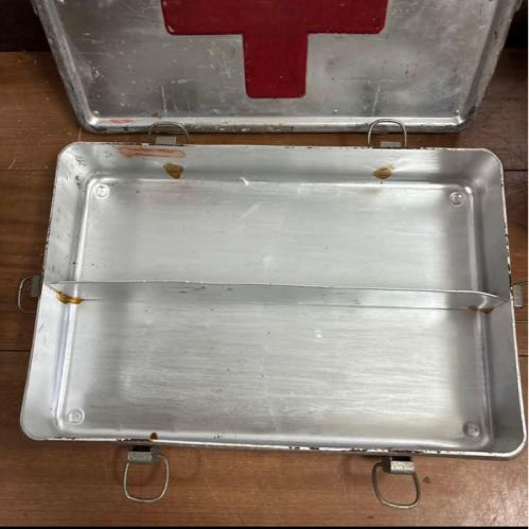 フランス軍　実物　FIRST AID KIT CASE メディカルケース　アルミ