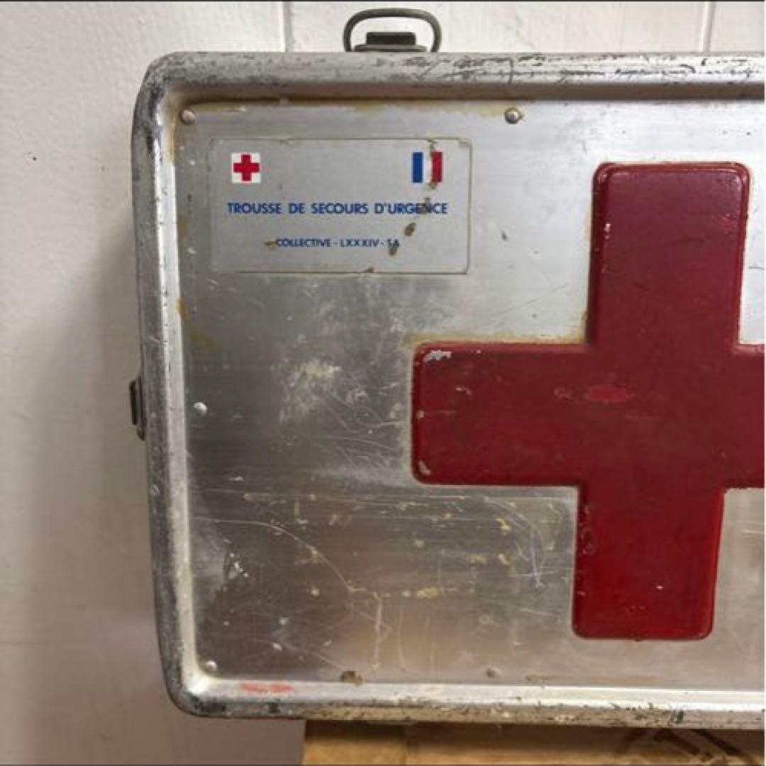 フランス軍　実物　FIRST AID KIT CASE メディカルケース　アルミ