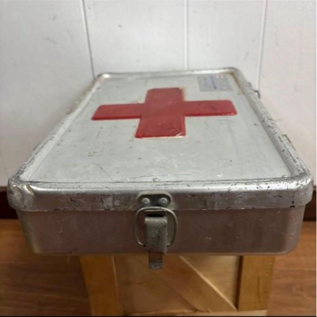 フランス軍　実物　FIRST AID KIT CASE メディカルケース　アルミ