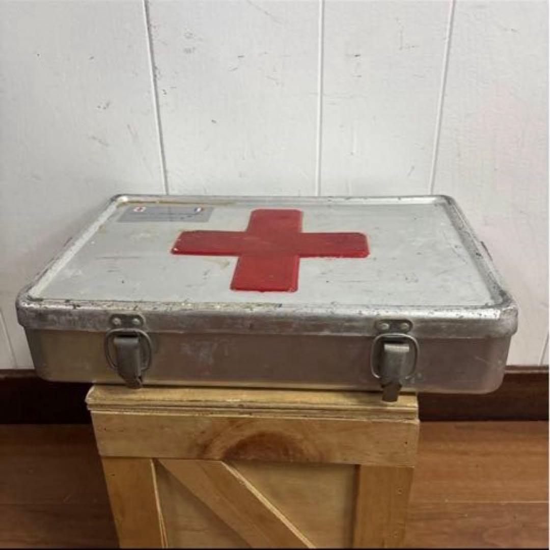 フランス軍　実物　FIRST AID KIT CASE メディカルケース　アルミ