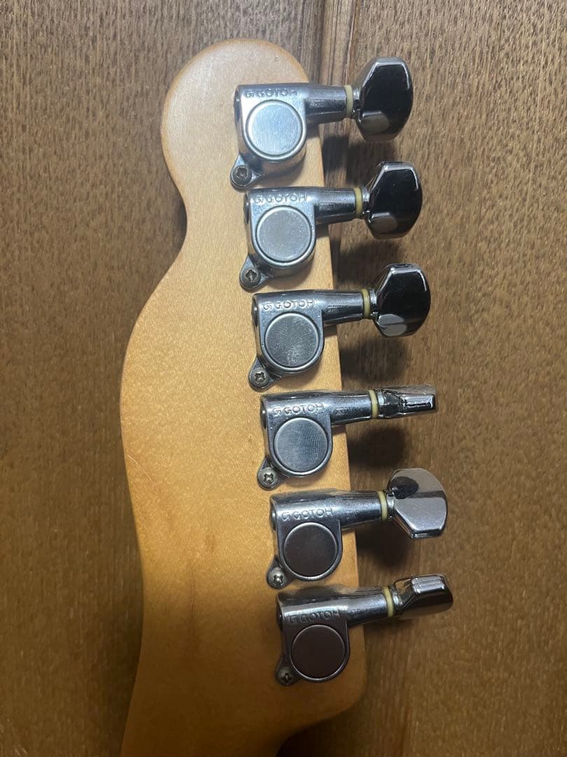 Earl　Squier by fender TelecasterMシリアル
