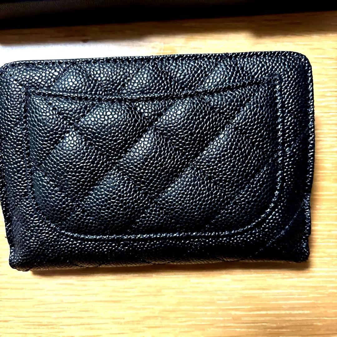 CHANEL本革ノベルティ折り財布