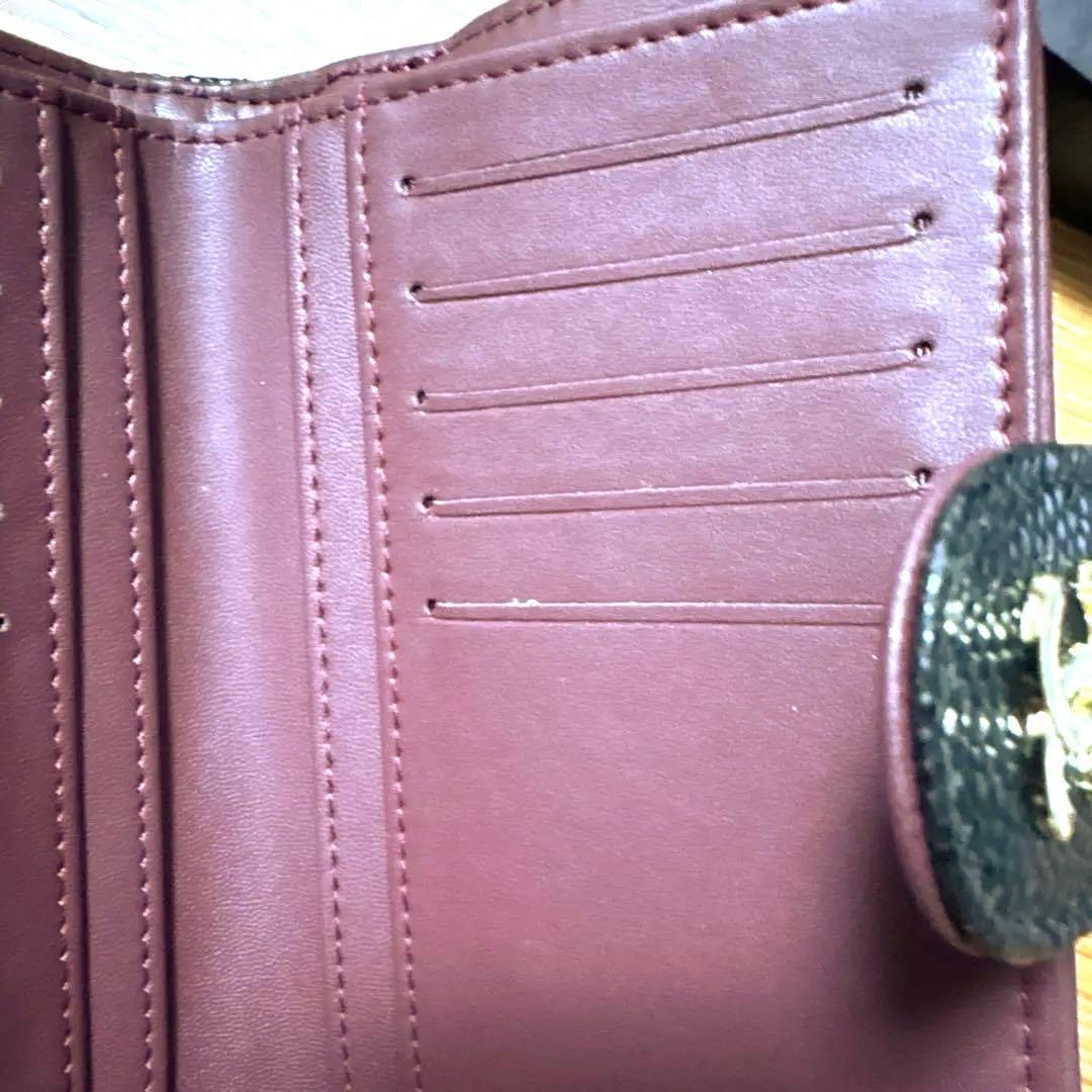 CHANEL本革ノベルティ折り財布