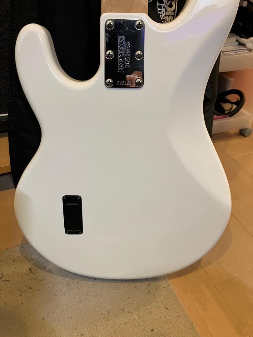 Ernie Ball Music Man StingRay 4 スティングレイ