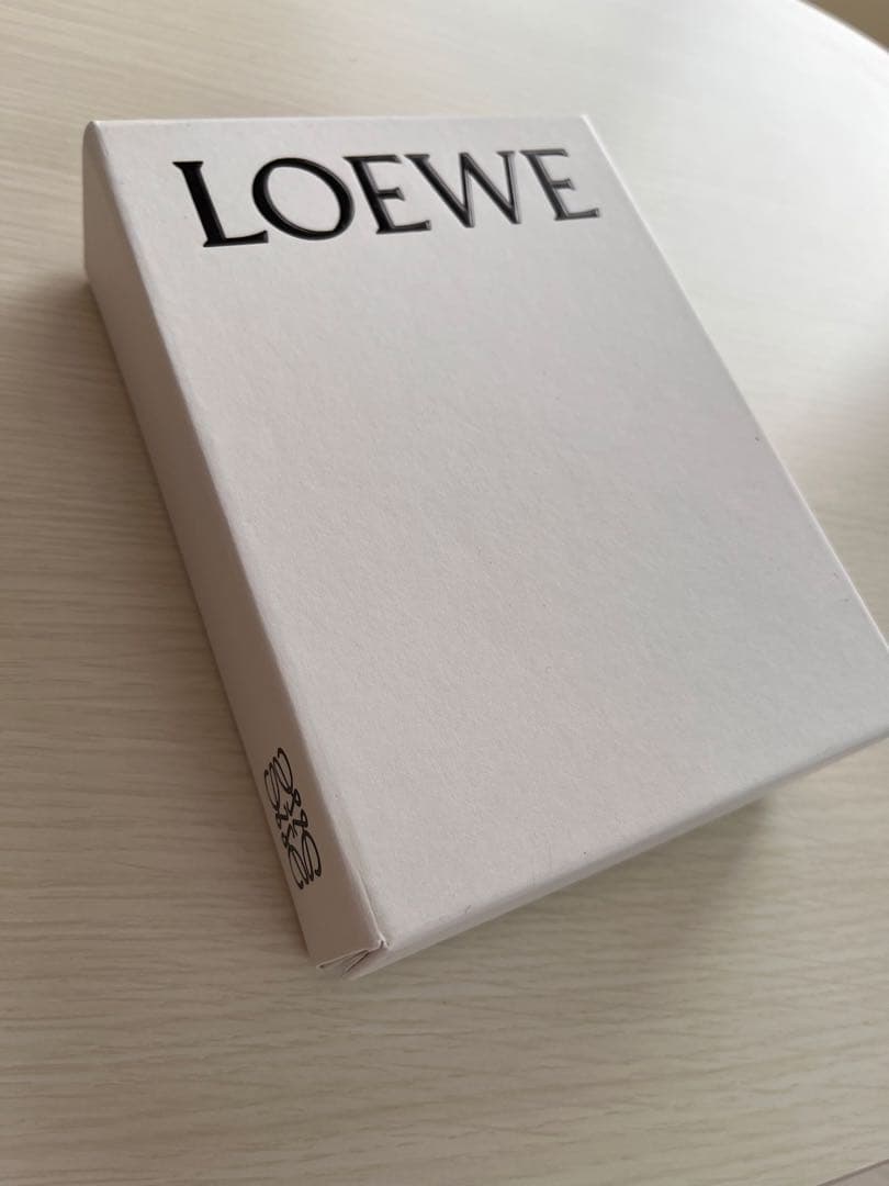 【新品・未使用】LOEWE コンパクト ウォレット（ナパカーフ）
