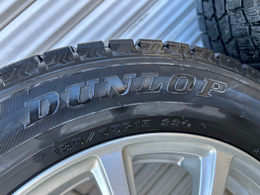 DUNLOP スタッドレスタイヤ 185/65R15 4本セット