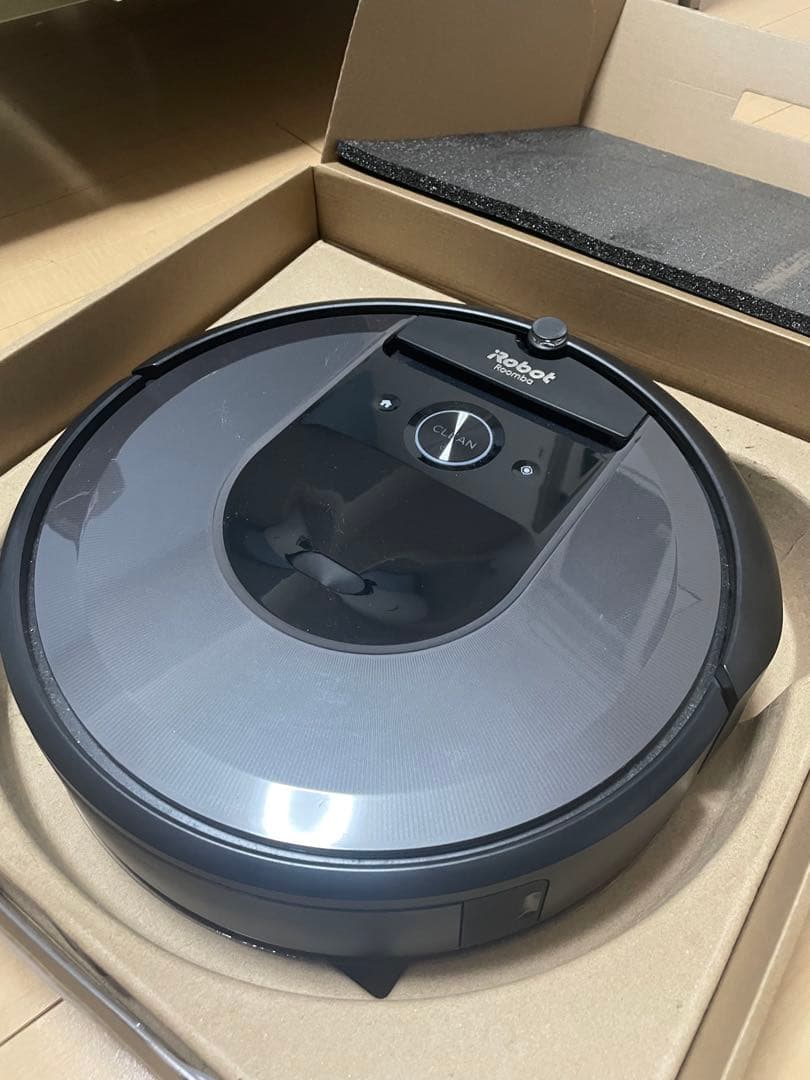 【美品】ルンバ i7+ 自動ゴミ収集機付き iRobot