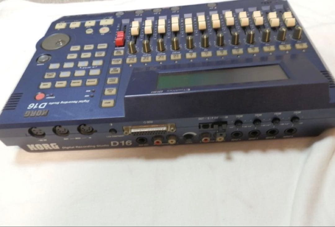KORG D16 デジタルレコーディングスタジオ/コルグマルチトラックレコーダー
