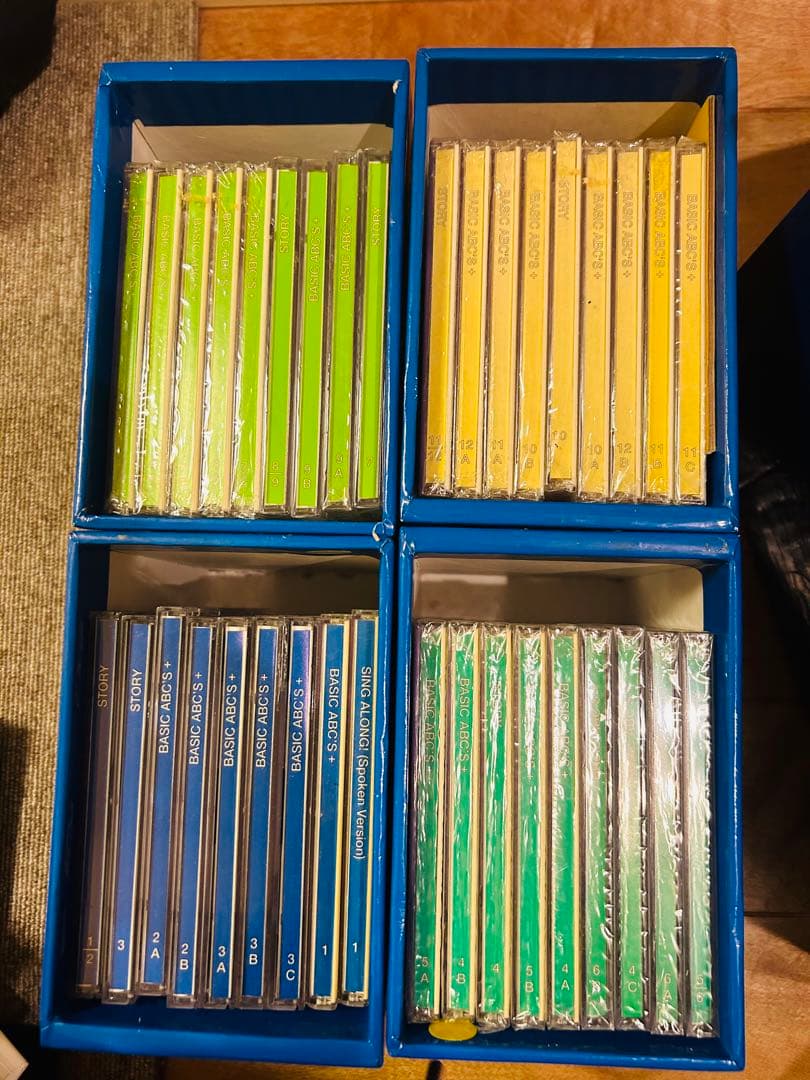 大量ディズニー英語教材テキストDVD,CD,ゲーム，カード、玩具，ミッキーマウス